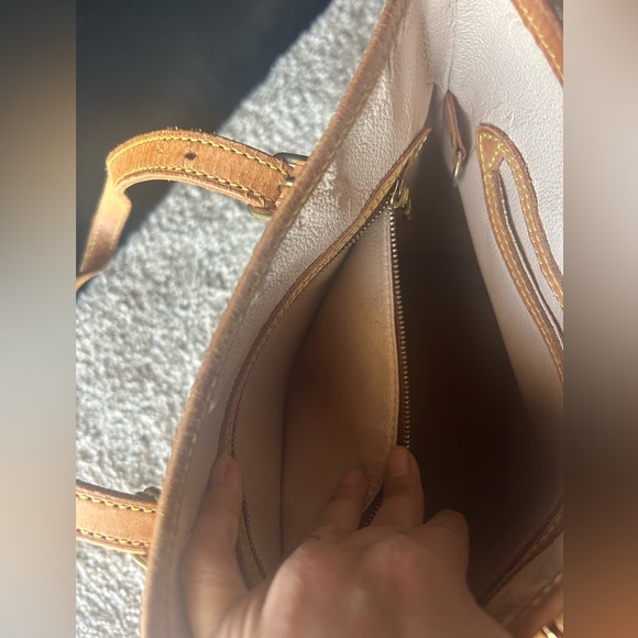 Authentic Louis Vuitton Petite Bucket Bag (PM) - Picture 8 of 16